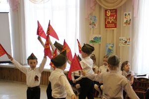 Юные великолучане отметили День победы (ФОТО)