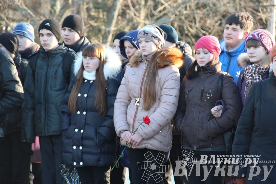 90-летие со дня рождения Александра Матросова. Митинг и возложение цветов к памятнику