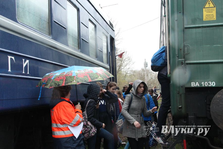 Информационный поезд Октябрьской железной дороги прибыл в Великие Луки