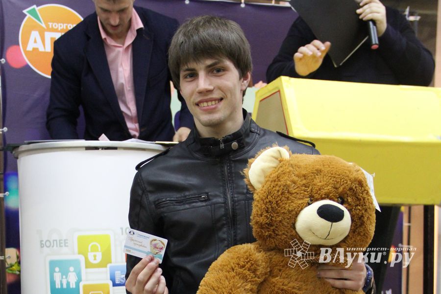 В ТЦ «Апельсин» прошла весенняя ночь распродаж