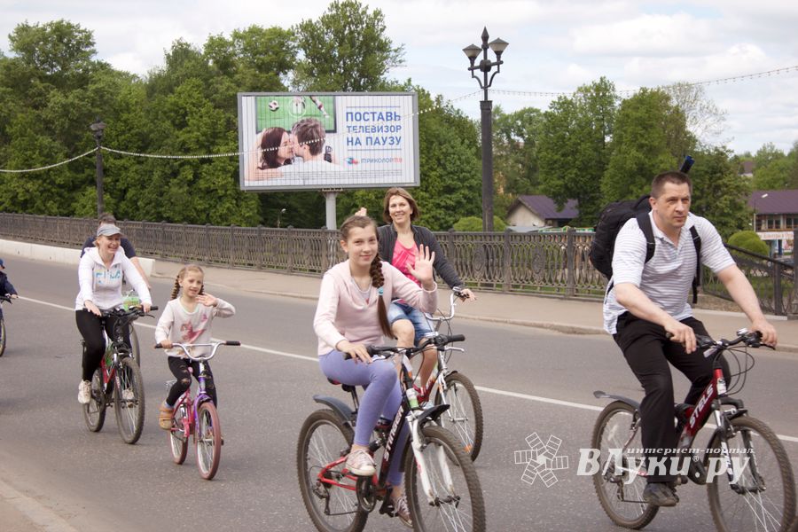 В Великих Луках прошёл Всероссийский велопарад (ФОТО)