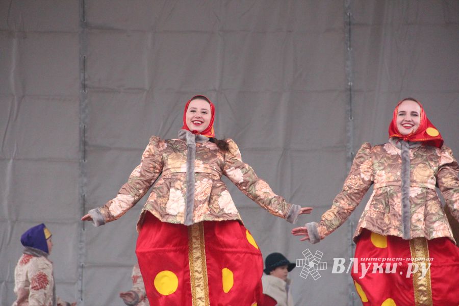 В Великих Луках проходит Весенняя ярмарка