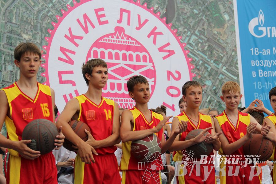 Открытие 18-й Международной встречи воздухоплавателей в Великих Луках (часть 2)