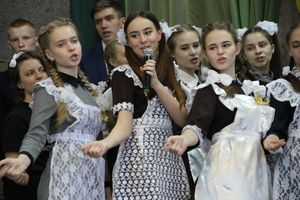 В Великих Луках прошли «Последние звонки» (ФОТО)