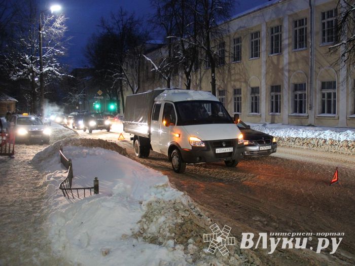 В Великих Луках сегодня «день жестянщика»