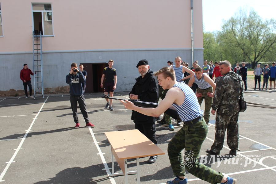 В Великих Луках спасали «заложников» (ФОТО)
