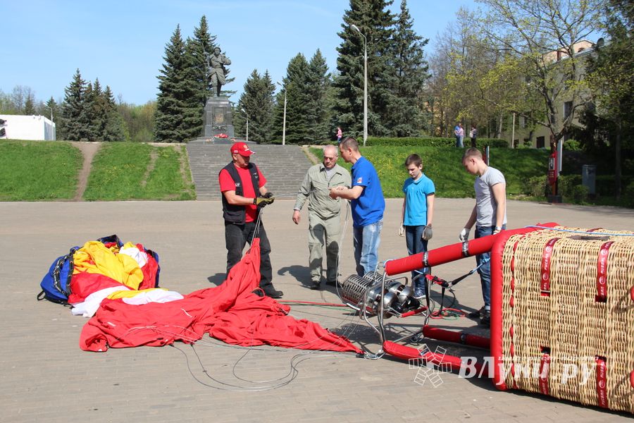 Шар, посвященный 850-летию города, поднялся над Великими Луками (ФОТО)