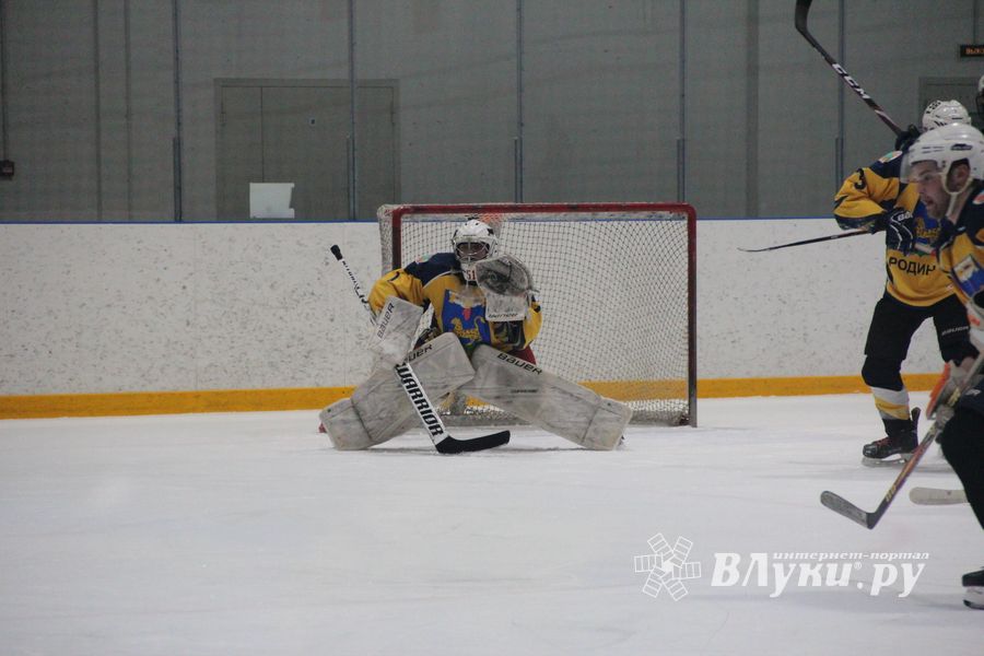 «Экспресс» с разгромным счетом обыграл «Родину» (ФОТО)