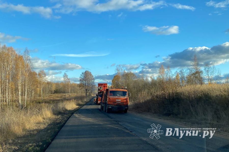 В Великолукском районе идёт ремонт дорог (ФОТО)
