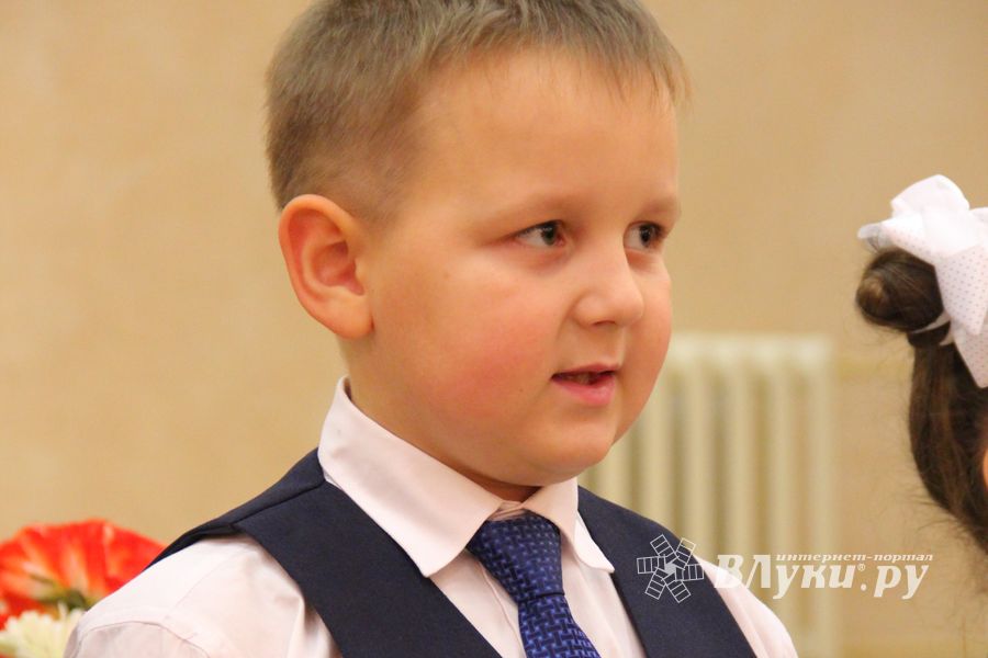 В школу №13 Великих Лук приходила осенняя сказка (ФОТО)