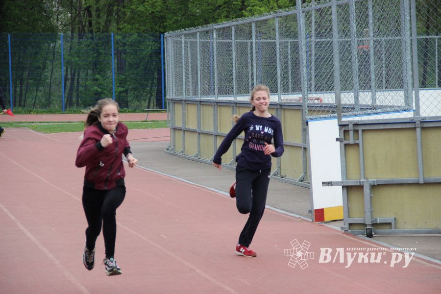 Великолукские школьники сдают ГТО (ФОТО)