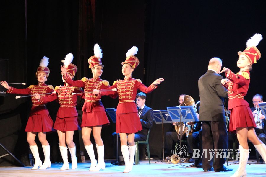 18 мая состоялся юбилейный концерт коллектива мажореток «Золотые погоны» (ФОТО)