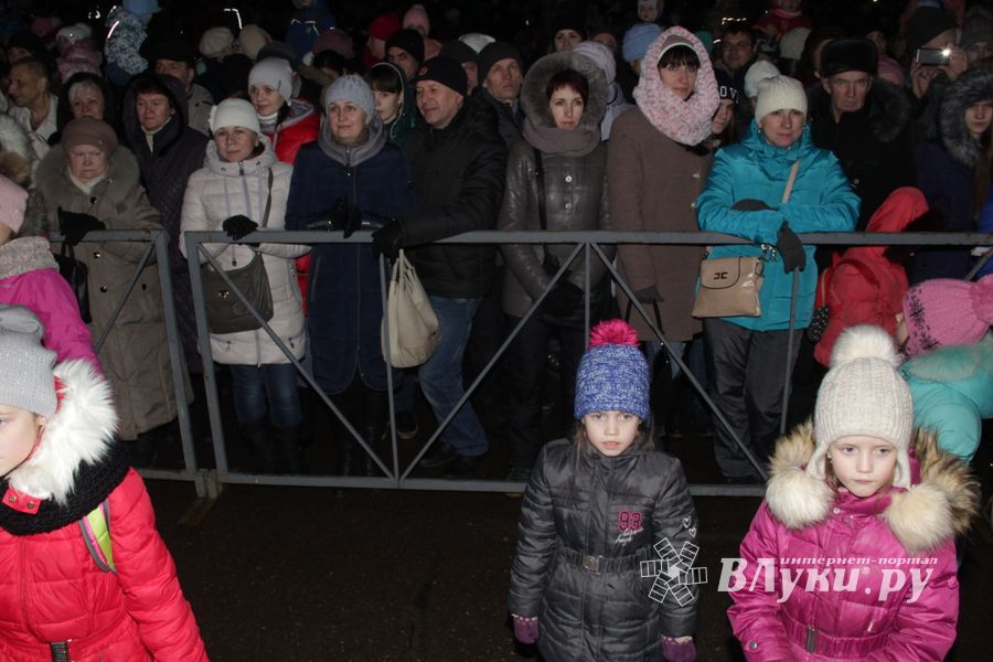 Великие Луки к встрече Нового года готовы (ФОТО)