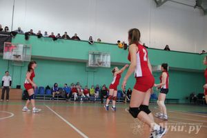 В Великих Луках прошли международные соревнования по волейболу (фото)