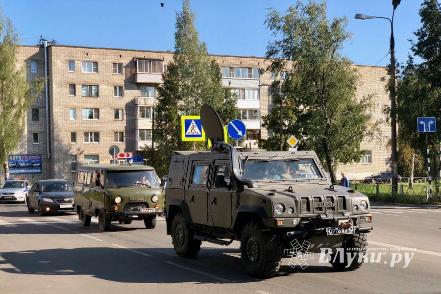 Фотофакт: на улицах города военная техника