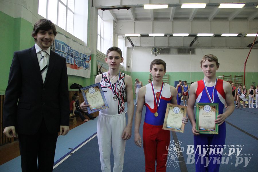 В Великих Луках прошел турнир по спортивной гимнастике (фото)