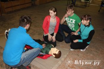 Псковские школьники соревновались в знаниях по оказанию первой помощи (фото)