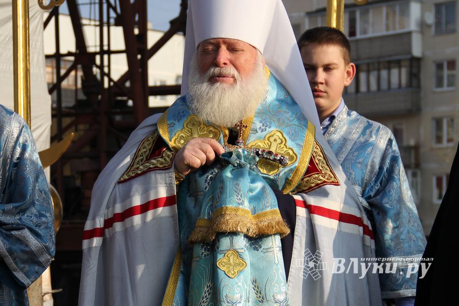 У храма святителя Тихона теперь есть освященные кресты