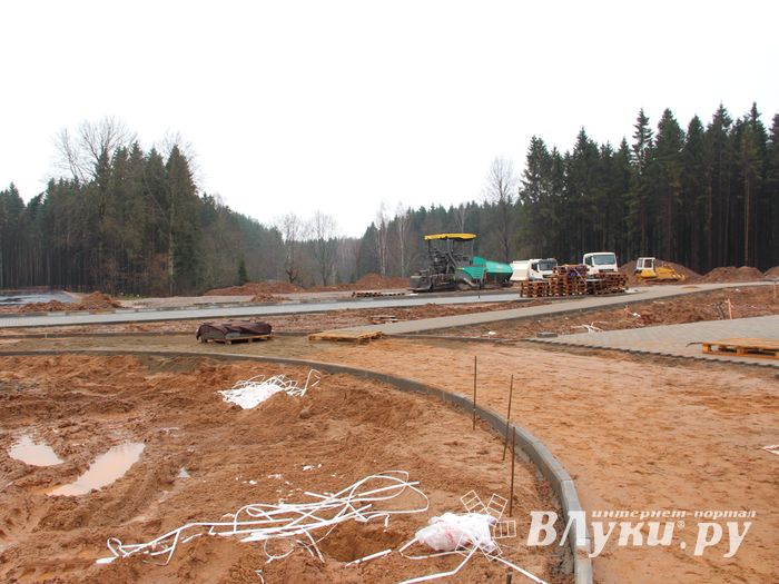 В медленном строительстве великолукского велоцентра виноват дождь (ФОТО)