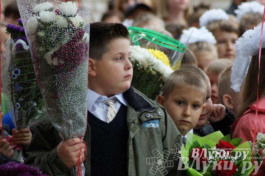 Школы города отметили 1 сентября (фото)