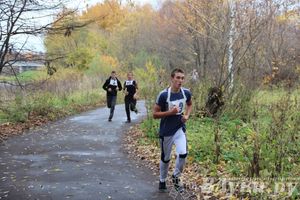 Легкоатлетический осенний кросс прошел в Великих Луках (фото)