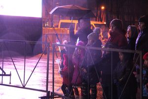 Дождик не помешал открытию городской ёлки (ФОТО)