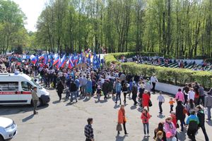 9 мая в Великих Луках. Шествие и салют