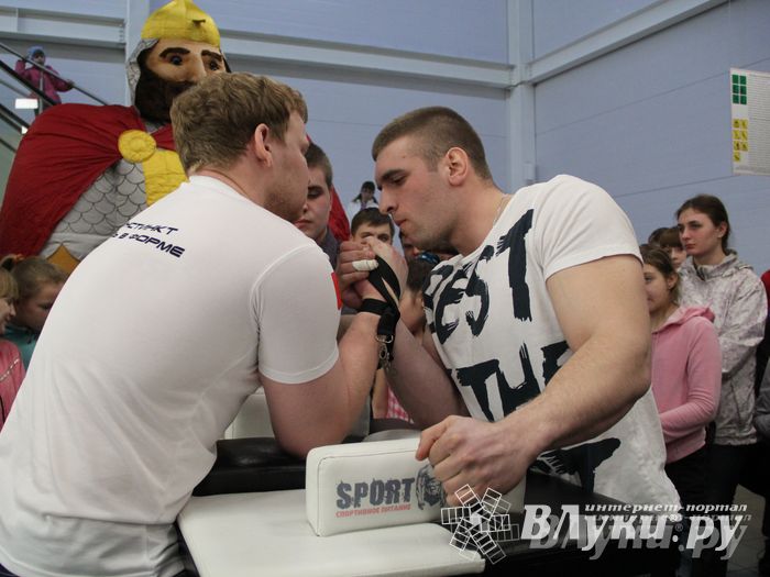 В ТЦ «Апельсин» прошла весенняя ночь распродаж