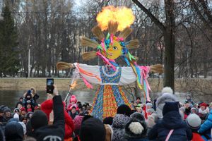Масленичные гуляния прошли в Великих Луках (ФОТО)