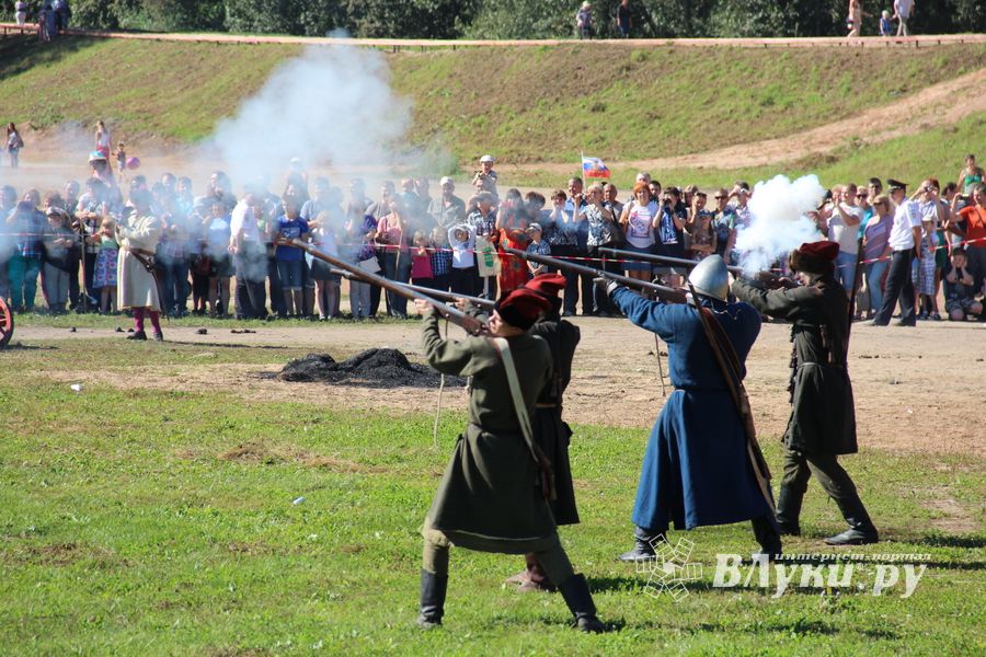 Великолукская Крепость соединила прошлое и настоящее (ФОТО)