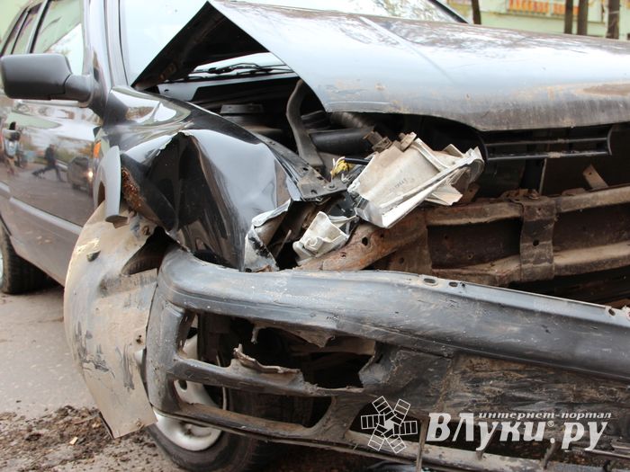 ДТП на проспекте Ленина в Великих Луках (ФОТО)