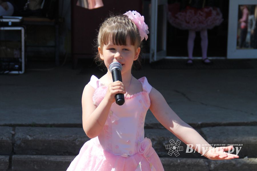 День защиты детей отпраздновали В Великих Луках (фото)