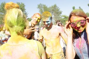 Яркие эмоции «ColorFest» в Великих Луках (ФОТО)