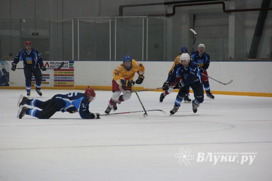 В великолукском «Айсберге» прошли матчи Чемпионата Псковской области по хоккею (ФОТО)
