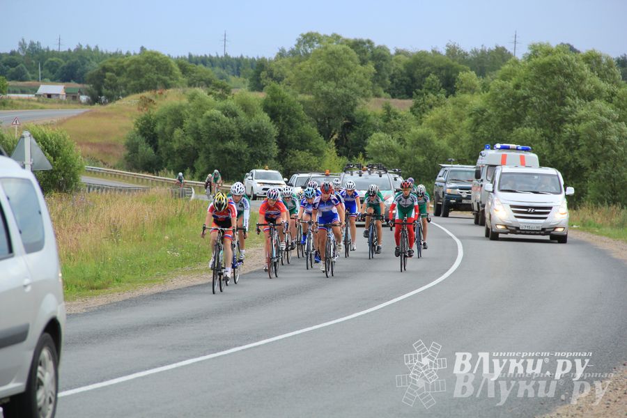 В Великих Луках состоялось награждение победителей Чемпионата России по велоспорту в парной гонке (фото)