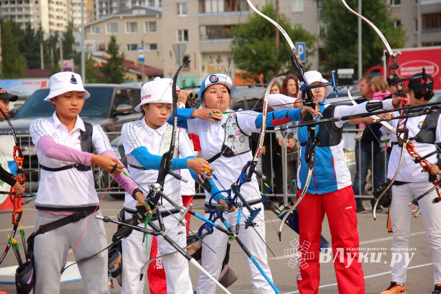 В Великих Луках проходит Чемпионат России по стрельбе из лука (ФОТО)