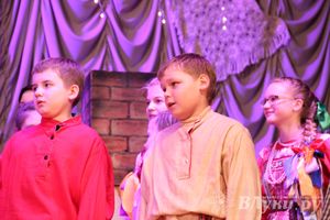  Рождественский концерт ансамбля «Заряница» прошел в Великих Луках (фото)