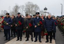 Цветы в память подвига 6-й роты возложены к мемориалу защитникам Отечества в Выбутах (ФОТО)