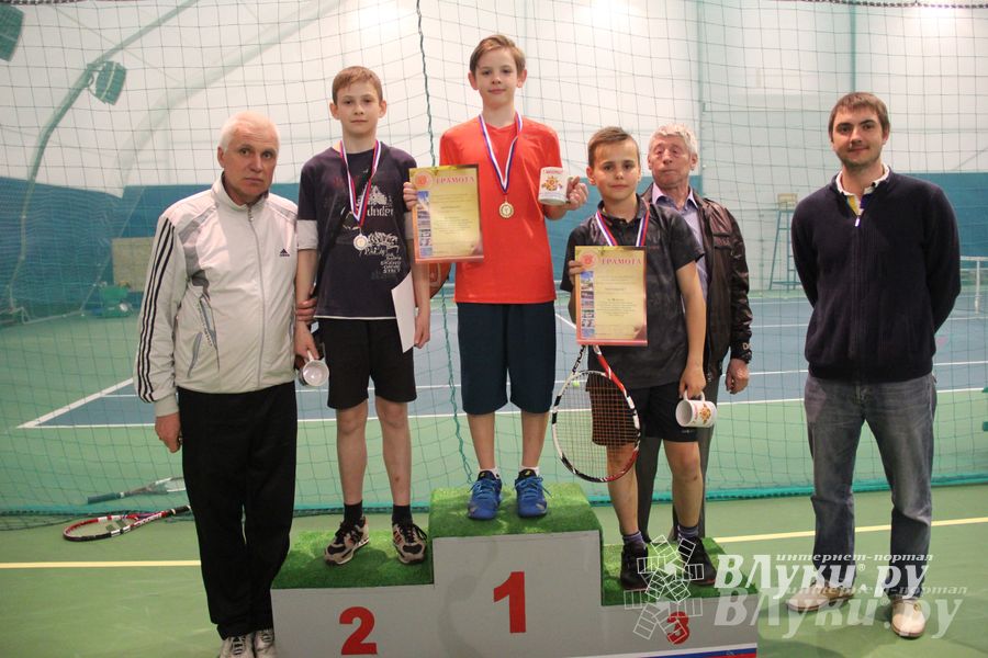 В СК «Ника» проходит открытый городской турнир по большому теннису (фото)