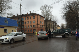 В Великих Луках произошло ДТП (фото)