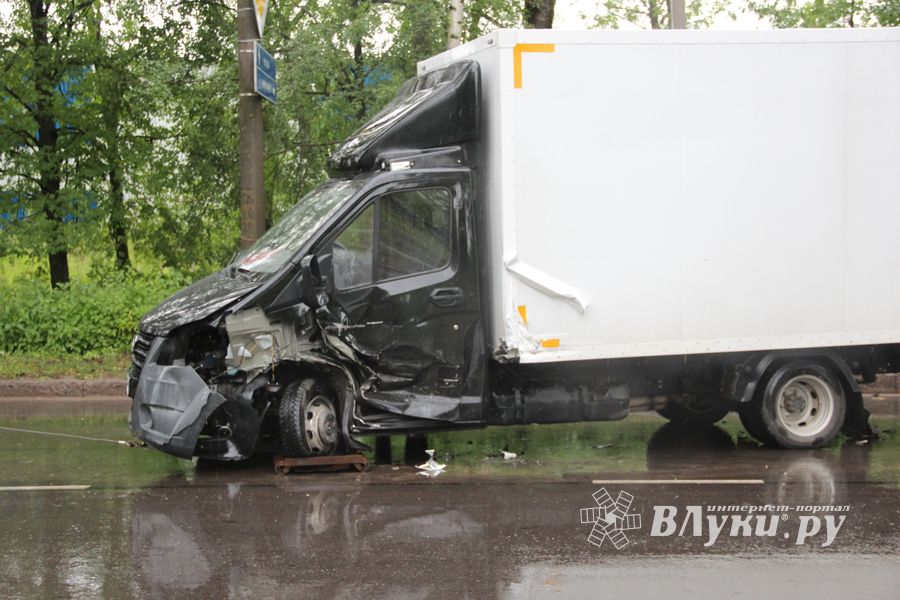 Ещё одно ДТП на пр. Октябрьском (ФОТО)