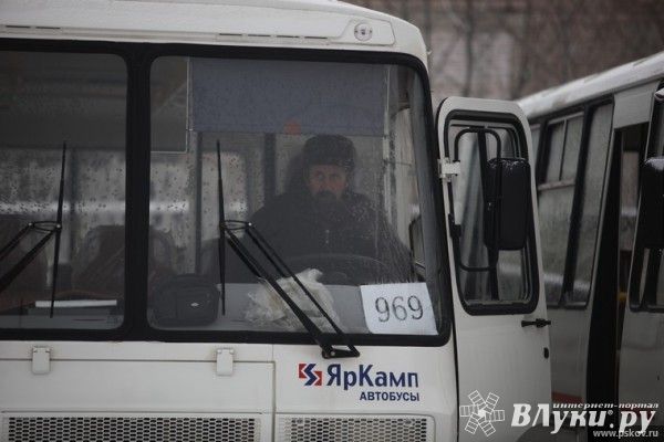 Первая партия новых пассажирских автобусов отправились в районы Псковской области (фото)