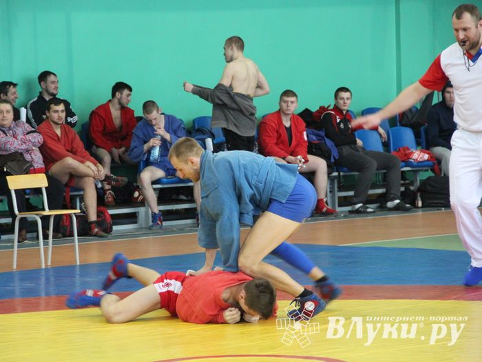 В Великих Луках - время жарких схваток (16+) (ФОТО)