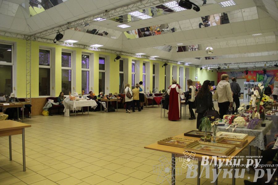 Выставка-ярмарка  «Волшебный сундучок»