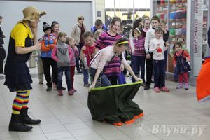 В ТЦ «Апельсин» прошла весенняя ночь распродаж