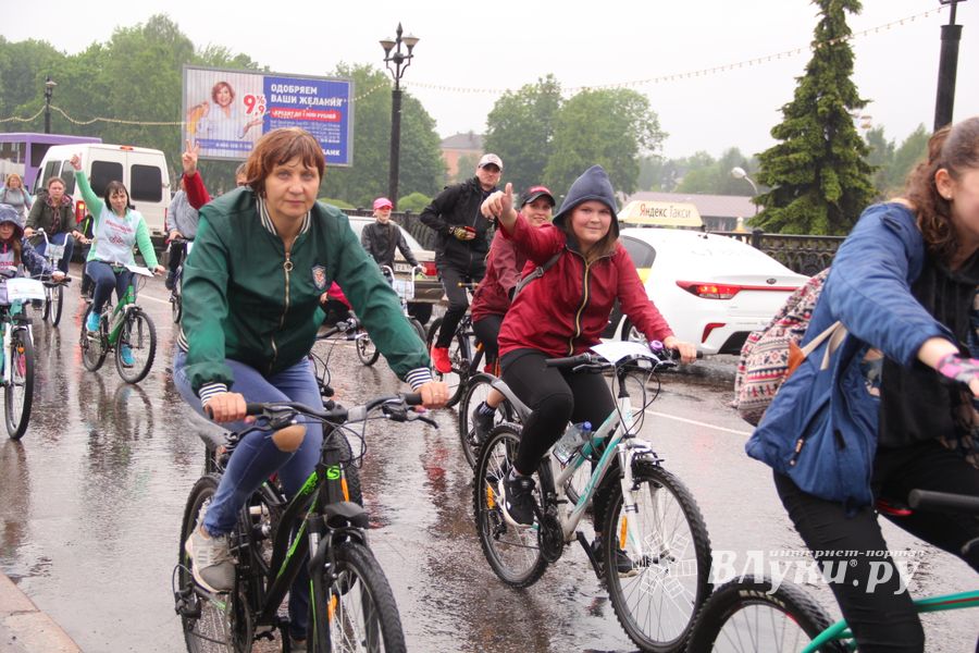 Зигзаг здоровья выполнили великолукские велосипедисты (ФОТО)