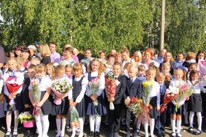 В Великих Луках торжественно встретили День знаний (ФОТО)