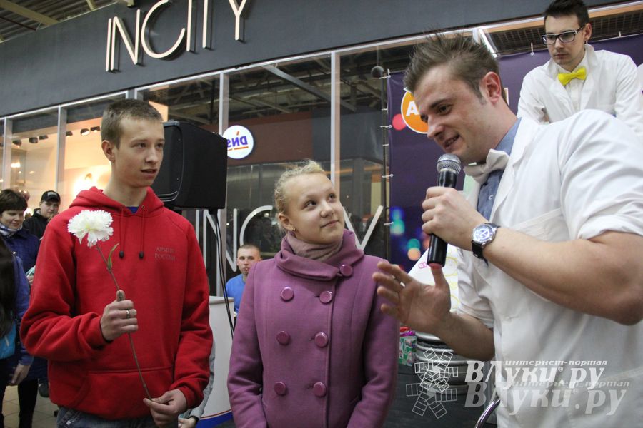 В ТЦ «Апельсин» прошла весенняя ночь распродаж