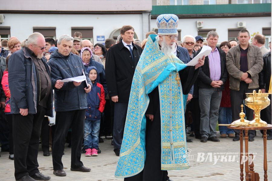 Новую часовню Покрова Богоматери освятили сегодня в заречном районе Великих Лук (ФОТО)