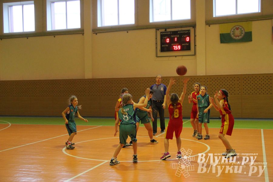 Великолукские баскетболисты стали победителями междугородних соревнований по баскетболу